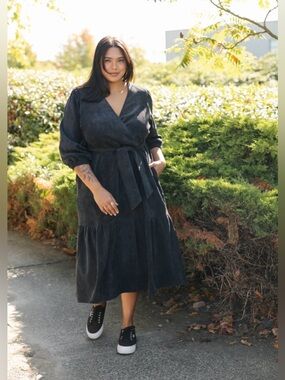 Smash & Tess Calista Corduroy Midi Dress in Soft Black L